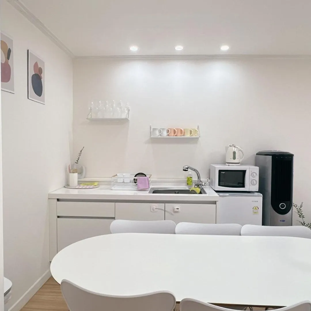 New Remodeling Hongdae House Διαμέρισμα Σεούλ